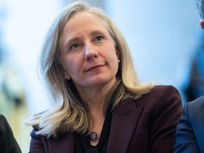 Bill Banning Popular Semiautomatic Rifles, High Cap Mags, Clears Virginia Legislature