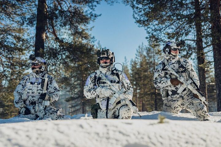 POTD: Into the White with Finnish M05 Snow Camo