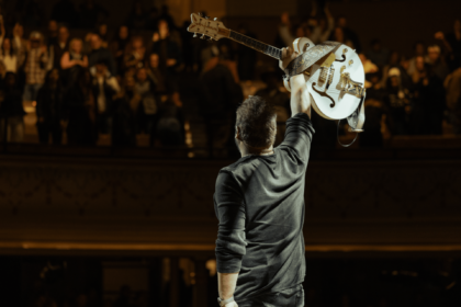 EXCLUSIVE INTERVIEW: Lee Brice’s Stirring ‘When the Kingdom Comes’: a Poignant Musical Exploration of Compassion, Hope, and Faith